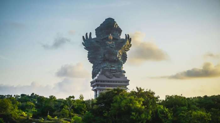 Garuda wisnu kencana patung gwk dewa jimbaran nusa ritual diketahui tourist melongo fakta kamu lain dipasangkan bagian